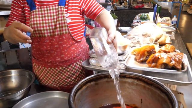 20년 내공! 광장시장 쫜득한 떡볶이, 마약김밥, 왕순대, 분식맛집 / The most popular street food in Korea / Korean street food