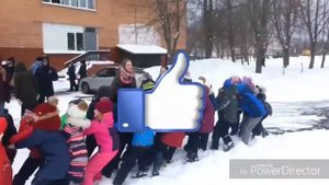 Перетягивание каната: 4класс против 3класса