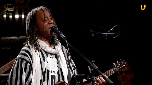 Интервью с Креггом Кофи Брауном - вокал, гитара (Гана-Англия) смотреть онлайн