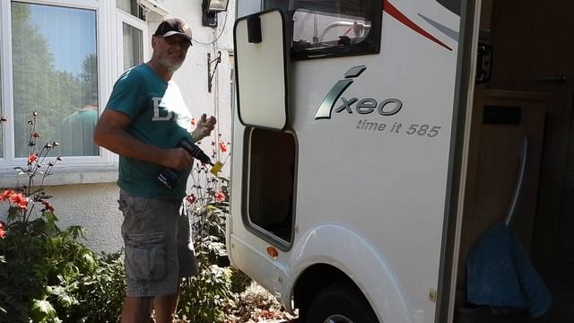 Fitting a Gaslow Refillable Gas Bottle to my Motorhome. #Gaslow #motorhome #drilling_holes_in_my_va смотреть онлайн