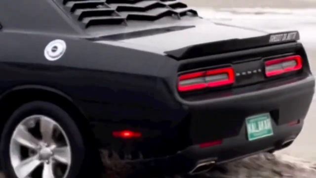 Dodge Challenger: The Ultimate American Muscle Car смотреть онлайн