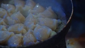 Tourists flock! A day full of smiles at food stalls in Hakata Japan. 屋台 japanese street food