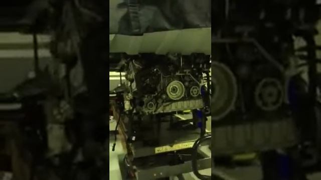 BENTLEY BENTAYGA W12 engine pull down смотреть онлайн