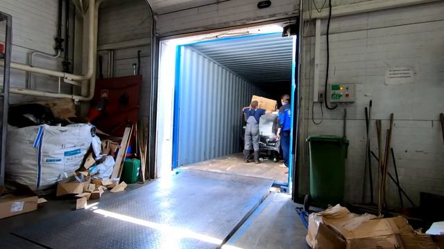 Прибытие нового контейнера с дробилками и вакуумными загрузчиками смотреть онлайн