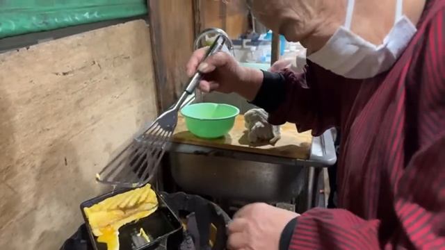 FUNNY Grandma Yatai Japan Nagahama Fukuoka Livestream! ЗАБАВНАЯ бабушка Ятай, Япония