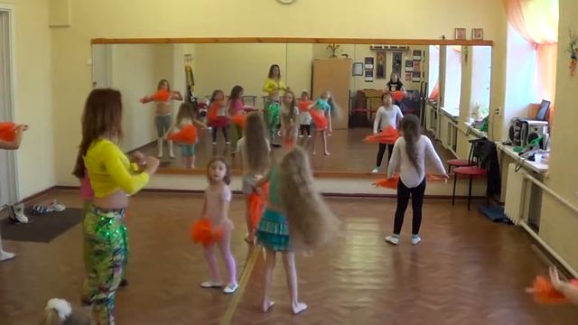 Арарика. Открытый урок. Детский беллиданс. Работа с предметами(аксессуарами/ смотреть онлайн