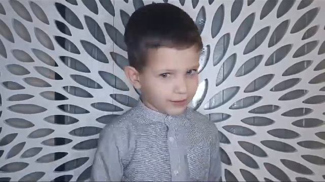 Барто А. Фонарик, читает Антон Зенин, 4 года. ГБОУ Школа 1955 смотреть онлайн