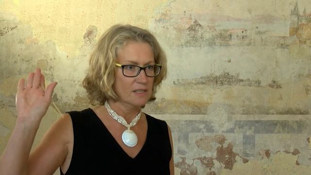 В замке Вараклянского поместья открыли настенную роспись смотреть онлайн