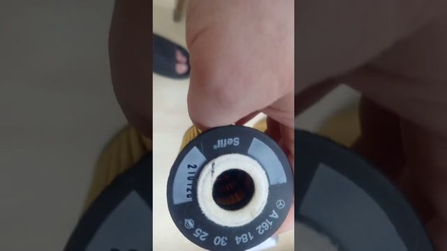 Различие масляных фильтров на SSANG YONG. 670 рублей оригинал и 270 от Автомое. куплены в Саратове смотреть онлайн