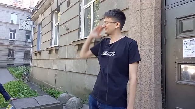 Кандидат в депутаты ЗакС Юрий Багров на сходе в защиту ВНИИБ смотреть онлайн