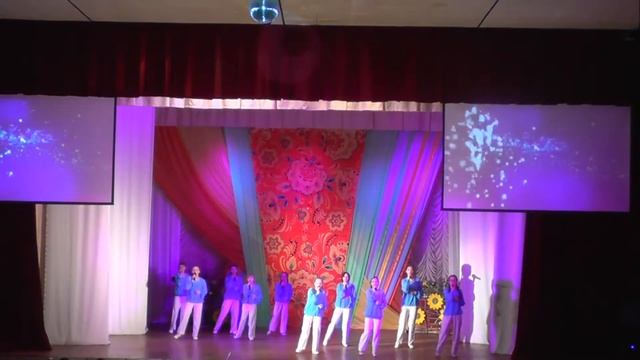 «На земле всё нам принадлежит!» Исполняет эстрадно-вокальная студия «Шанс» ЦДК р.п. Татищево смотреть онлайн