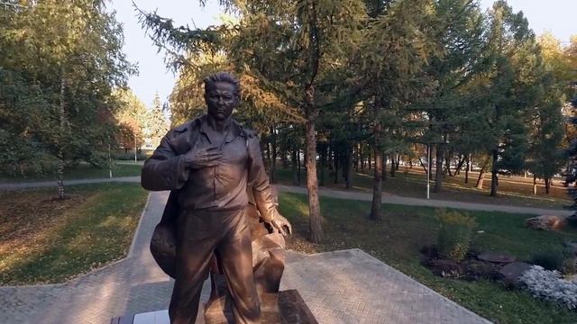 Башкирский драматический театр, осень