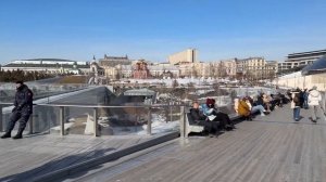 Вид с Парящего моста в Зарядье. Весна 2024.