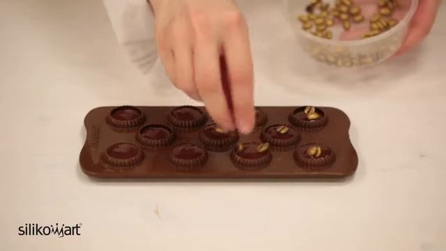 PinchofJoy.ru  Форма для приготовления конфет Choco Crown 11 х 21 см силиконовая  Silikomart