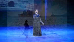 Песня над Кронштадтом туман исполняет Наталья Сычева