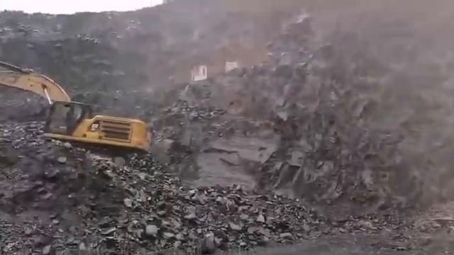 Mobile Jaw Crusher\Mobile Cone Crusher\Мобильная щековая дробилка \ Мобильная конусная дробилка