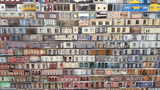 Самара. Стена из плиток