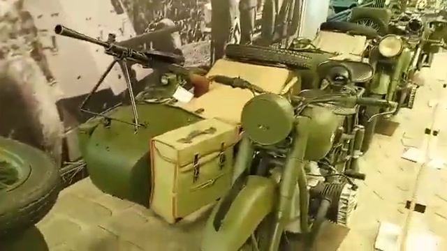 Гуляю в музее старых машин 2 часть. смотреть онлайн