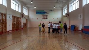 Баскетбол. Передача и ловля мяча. Совершенствование ведения мяча в подвижных играх.