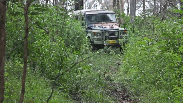 A Bite Sized Adventure (ft. Land Rover Perentie) смотреть онлайн