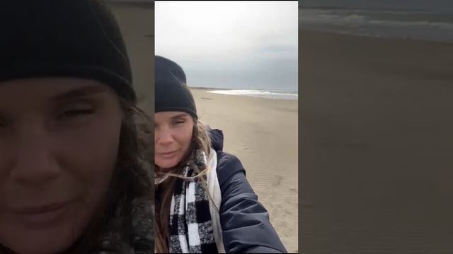 Экскурсия на пляж Черные пески Сахалинской области с вулканическим песком