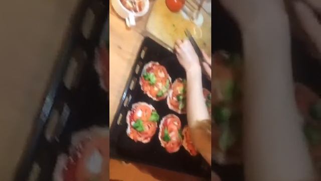 broomlaw Продолжение готовки пиццы для пухлячков ВЫ НАС СЛЫШИТЕ hogden смотреть онлайн