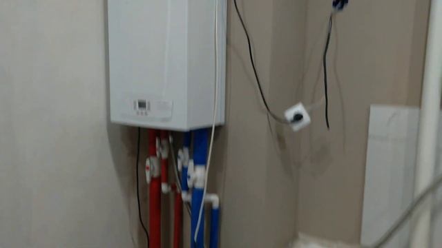 Докрасил стенку на кухне смотреть онлайн