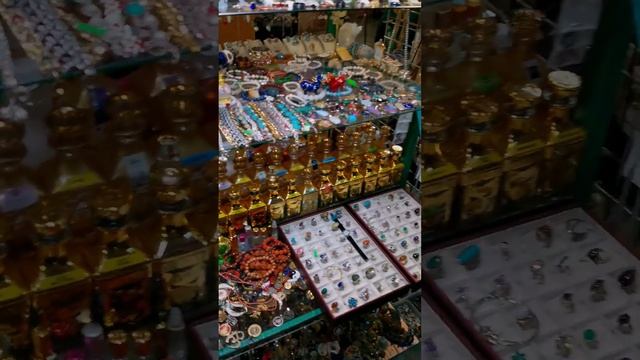 Индийская ярмарка в Басманном дворе. Мы пошли туда ещё раз. За специями, лукумом и парфюмами смотреть онлайн