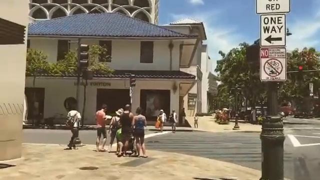 CHROME HEARTS Honolulu クロムハーツ ホノルル Kalakaua Avenue カラカウア通り カラカウア アベニュー смотреть онлайн