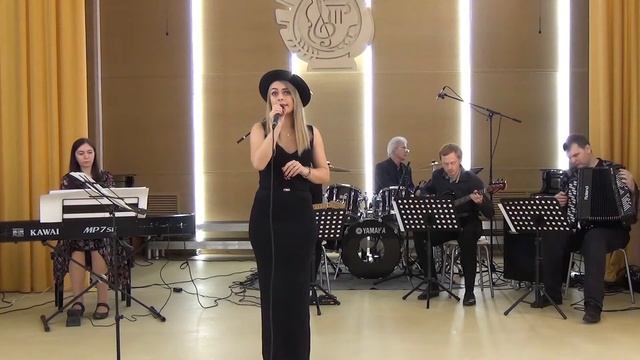 It's Oh So Quiet. Евгения Красовская и ансамбль Terra Incognita.