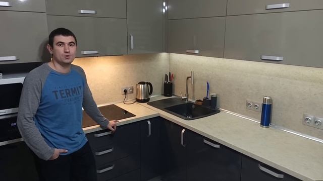 Кухня с пластиковыми фасадами на Уручье