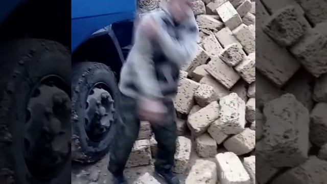 Рабочие будни Лехи. Строим дом в Севастополе правильно.