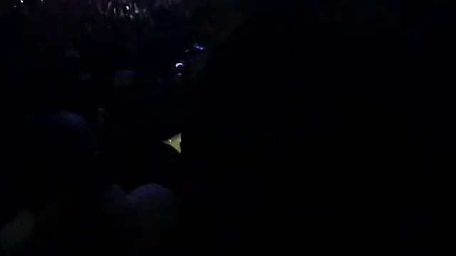 когда муж болельщик а жена хочет на концерт