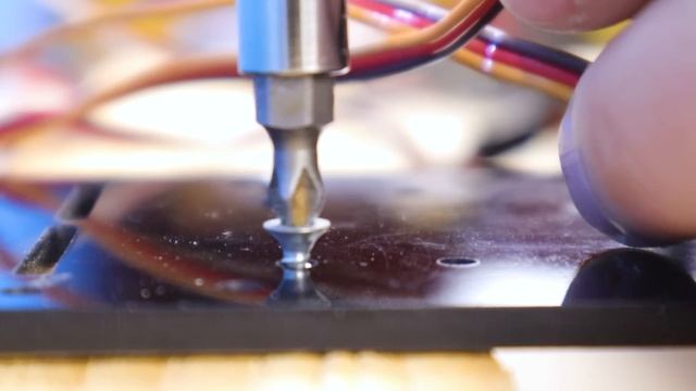 ЧТО БУДЕТ, ЕСЛИ РОБОТ ЗАЖМЁТ ПАЛЕЦ? СТИВ ИЗ МАЙНКРАФТА УПРАВЛЯЕТ МАНИПУЛЯТОРОМ! DIY RilShow смотреть онлайн