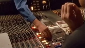 Innuendo  — четырнадцатый студийный альбом британской рок-группы «Queen»