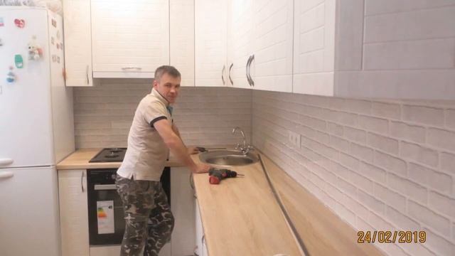 Вторая часть. Завершение монтажа кухни. смотреть онлайн