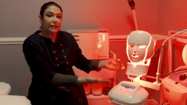 Anti-aging, anti-wrinkle treatment: See the Opera LED Mask facial device