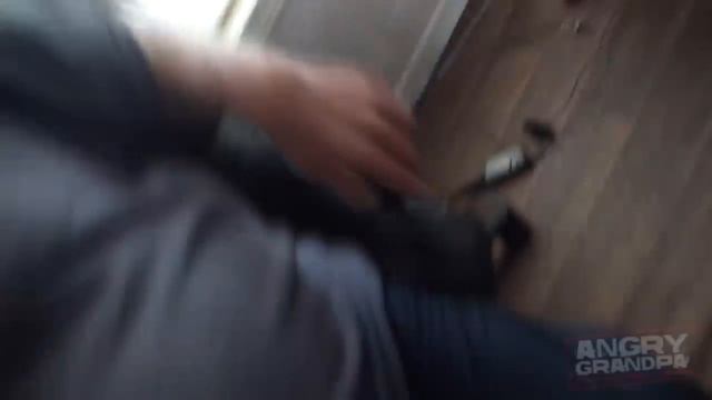 злой дед играет в Flappy bird дубляж 🤬