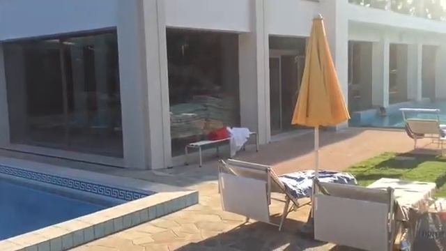 Открытый бассейн Terme Neroniane смотреть онлайн