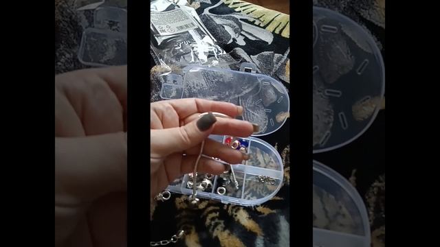 обзор набора из магазина Чижик для создания украшений с шармами... рекомендую или нет смотрите далее