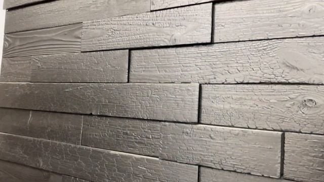 Образцы обожженного дерева. На первом стенде: образцы фасадной доски Suntan BUMP, на втором: BURN смотреть онлайн