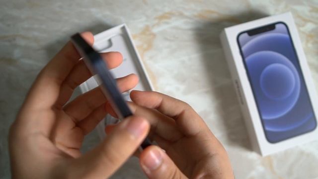 Apple iPhone 12 Mini Black 60 Second Unboxing! смотреть онлайн