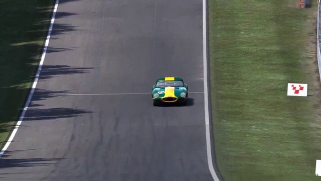 Assetto Corsa - Brands Hatch - Jaguar E Type Lightweight смотреть онлайн
