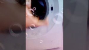 Таня и Маня принимают душ