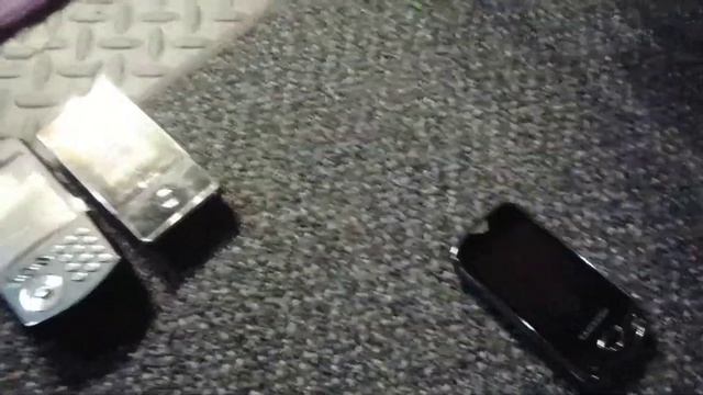 Finds Episode: 6, 4 phones and a Palm PDA! смотреть онлайн