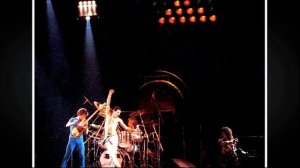 Hot Space — десятый студийный альбом рок-группы «Queen»
