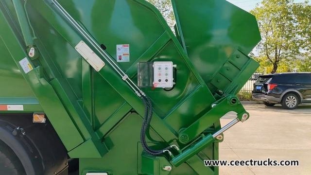SINOTRUK HOWO 5cbm Waste Collection Vehicle For Middle Asia