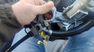 Замена замка зажигания тойота функарго Toyota FunCargo с рукояткой КПП на руле.