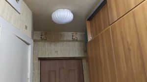 Как заменить лампочку в потолочном светильнике