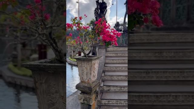 Tirta Gangga Ujung water palace Temple Bali Храм Бали Водный дворец Бали Тирта ганга